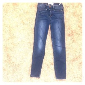 Abercrombie and Fitch Girls Jeans (9/10)